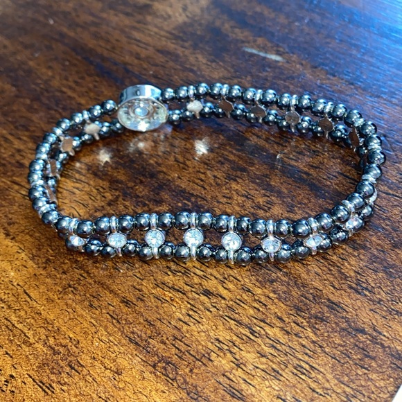 Magnolia and Vine Mini-Electricfied stretch bracelet, the one size fits most - Picture 2 of 3